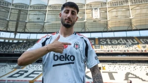 “Beşiktaş” futbolçusunu icarəyə verdi