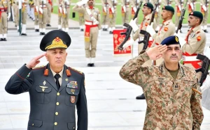 Asim Munirə Azərbaycanın hərbi medalı təqdim edildi - FOTO