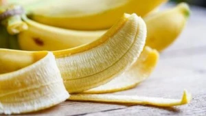 Banan qabıqlarını atmayın – Faydasını görəcəksiniz