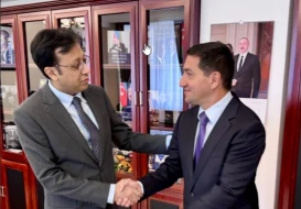 Hikmət Hacıyev Pakistan səfiri ilə görüşdü