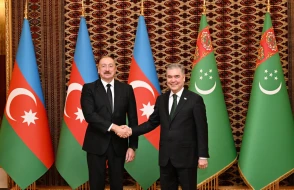 İlham Əliyevin Berdiməhəmmədovla təkbətək görüşü başladı