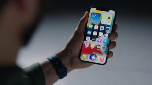 \"iPhone\" işlədənlərə ÇAĞIRIŞ