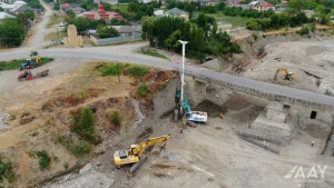 Yeni körpünün inşası davam etdirilir - VİDEO/FOTO
