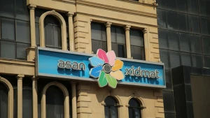 “ASAN Xidmət”də 4 yaşlı uşaq yıxılaraq öldü