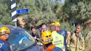 Türkiyədə avtomobil körpü baryerinə çırpıldı - Sürücü öldü