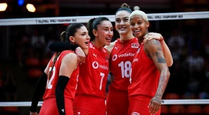 Qadın voleybolçular finala yüksəldilər
