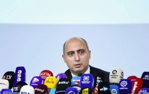 Nazirdən \"fond pulu\" ilə bağlı XƏBƏRDARLIQ