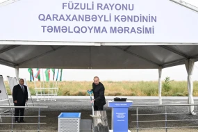 Prezident Qaraxanbəyli kəndinin təməlini qoydu - FOTOLAR