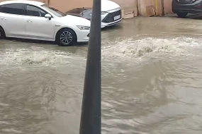 Xırdalanda küçələri su basdı:&nbsp;Çətinlik yarandı - FOTO