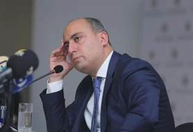 “Bəzi diplomlar hay-küylə üzləşməmək üçün verilir” - Emin Əmrullayev