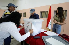 Bu ölkədə parlament seçkisi təxirə salındı