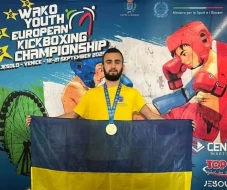Paşa Tapdıqov ermənini məğlub edib qızıl medal qazandı