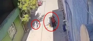Qucağında uşağı olan ananı vəhşicəsinə döydülər - ANBAAN GÖRÜNTÜLƏR
