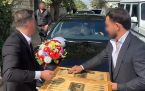 Gəlin maşınının qarşısını kəsib nərd oynadılar - Bəyin 4 dostu həbs edildi