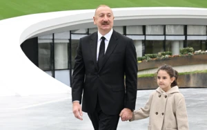 \"Yaxşı babadır, gördüyümdən hündürdür” - VİDEO