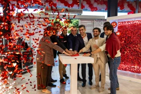 “Kontakt” Gürcüstanın ən böyük mall-larından birində mağaza açdı