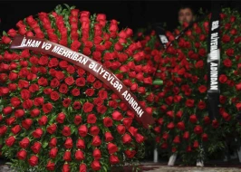 Prezidentlə xanımı vida mərasiminə əklil göndərdi