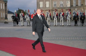 Prezident Zirvə toplantısında iştirak edir