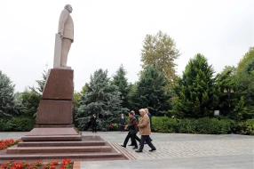 ADU kollektivi Qazax rayonunda Heydər Əliyev Mərkəzini ziyarət etdi - FOTOLAR