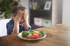 3 yaşlı uşağın qida borusundan 19 maqnit çıxarıldı -&nbsp;FOTO