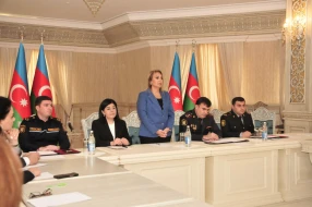 &nbsp;Abşeron Rayon Polis İdarəsinin təşəbbüsü ilə pedaqoji kollektivlə görüş keçirildi - FOTOLAR