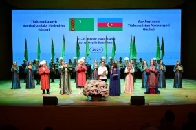 Türkmənistan Mədəniyyəti Günlərinə həsr olunmuş möhtəşəm konsert proqramından FOTOLAR