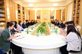 Azərbaycan Milli Kitabxanasında “Türkmənistan ədəbiyyatı guşəsi” açıldı - FOTOLAR