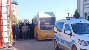 Polis cərimə yazdı - Maşınını və özünü yandırdı