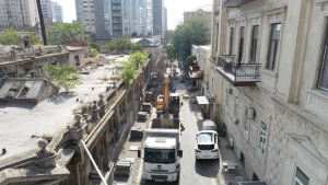 Bakının bu ərazilərində içməli su və kanalizasiya xətləri yenilənir - FOTO/VİDEO