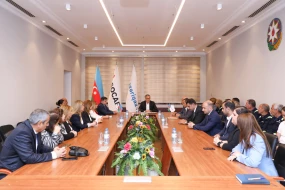 Əmək fəaliyyətində fərqlənən işçilərlə görüş keçirildi - FOTOLAR