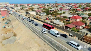 Sumqayıt–Saray yolunda yeni körpüyə aparan yollar genişləndirilir - VİDEO/FOTO