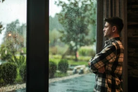 Gənc oğlan hündürlükdən yıxılaraq öldü - Sumqayıtda DƏHŞƏT