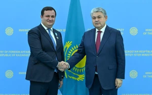 Amil Yusifov Qazaxıstanın “Hörmət” ordeni ilə təltif edildi - FOTO