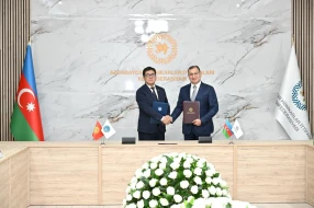 Qırğızıstan həmkarlar ittifaqlarının nümayəndələri AHİK-də - FOTOLAR