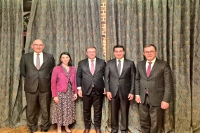 Makronun müşaviri Bakıya gəldi