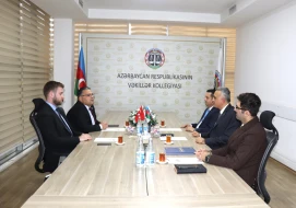 Vəkillər Kollegiyasının sədri Eskişehir Barosunun rəhbəri ilə görüşdü - FOTO