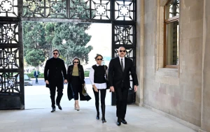 Prezidentlə ailəsinin paraddan yeni - Fotolar