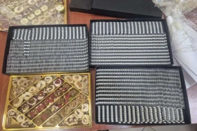 Şirniyyat qutularında gizlədilən dərmanlar aşkar edildi - FOTO