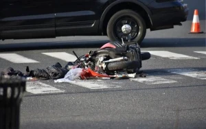 Gəncədə moped maşınla toqquşdu - Xəsarət alan var