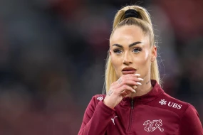 Məşhur futbolçu evə gələrək gördüklərinə ŞOK OLDU - FOTO