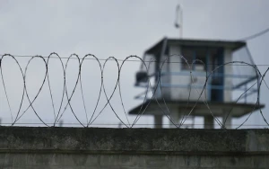 Sabiq idarə rəisi həbsdə öldü 