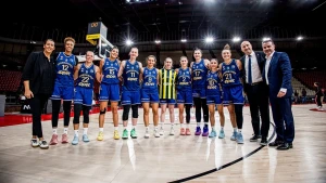 \"Fənərbaxça\" oyunu lider olaraq tamamladı