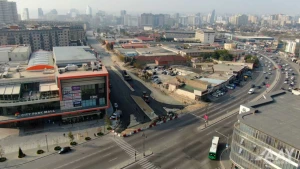 Bakının bu küçəsində yenidənqurma işləri davam etdirilir - VİDEO/FOTO