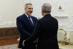 Hakan Fidan Pezeşkianla görüşdü