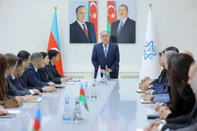 Naxçıvanın yeni səhiyyə nazirinin müavini kollektivə təqdim edildi