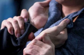 Atanın dişlərini qırdı, ana və oğulunu bıçaqladı - Türkiyədə şok hadisə