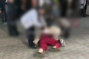 Bıçaqla insanlara hücum etdi - Avtovağzalda dəhşət