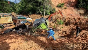 DƏHŞƏT! Bu ölkədə ölənlərin sayı 950-yə çatdı