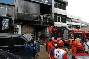 İndoneziyada yanğın faciəsi - 17 ölü