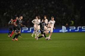 \"Ayaks\" Bakıdakı oyunda ilkə imza atdı